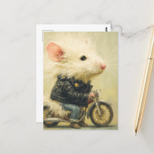 Cartão Postal Mouse branco adorável em uma moto