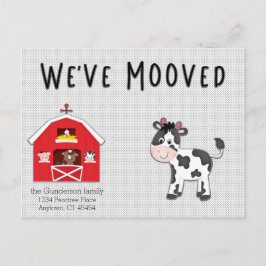Cartão Postal Movimentamos Vaca em Barnyard