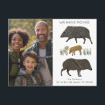 Cartão Postal MOVING ANUNCEMENT Javelina Family Desert PERSONALI<br><div class="desc">Envie uma mensagem sobre sua mudança para amigos e familiares com esses bonitinhos de dardos. Você pode personalizá-lo com sua própria foto,  fontes,  cores e adicionar seu texto também. Procure em meu compro muito mais itens correspondentes e outros designs!</div>