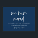 Cartão Postal Mudamos, Anúncio, Marinho Moderno Azul<br><div class="desc">Anuncie e partilhe a sua alegria para sempre em estilo com o nosso moderno tema design (mudámos) novo anúncio doméstico e, por favor, mantenha-se em contato com o cartão. É ideal para os casais que decidiram partilhar a sua felicidade e, orgulhosamente, informar a sua nova casa à sua valiosa família...</div>