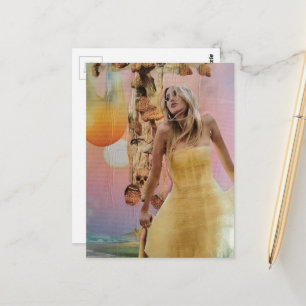 Cartão Postal Mulher com colagem surrealista de cogumelos