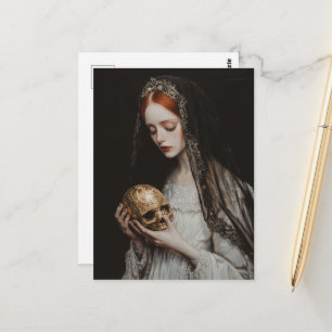 Cartão Postal Mulher de Cabelo Vermelho Com uma Caveira Dourada