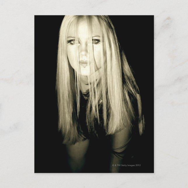 Cartão Postal Mulher de moda gótica (Frente)