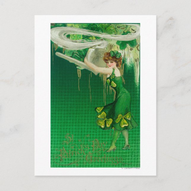 Cartão Postal Mulher em verde segurando uma cena de Pipe (Frente)
