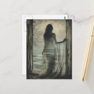 Cartão Postal Mulher Fantasma em Casa de Praia Abandonada