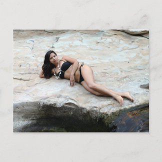 Cartão Postal Mulher Hispânica Cachoeira
