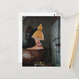 Cartão Postal Mulher surreal e bonita em colagem de banheira de 