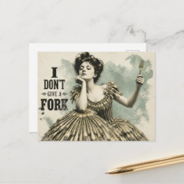 Cartão Postal Mulher Vintage Engraçada em um Vestido de Garfos