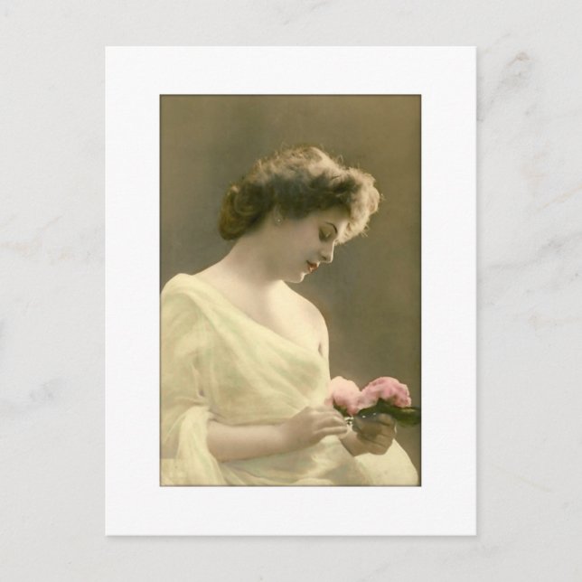 Cartão Postal Mulher vitoriana retrospectiva romântica (Frente)