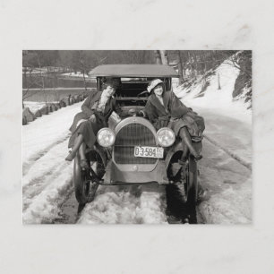 Cartão Postal Mulheres Posando em Automóvel, 1920