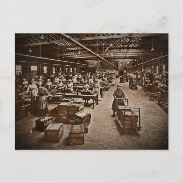 Cartão Postal Munições Box Fatory Women (Frente)