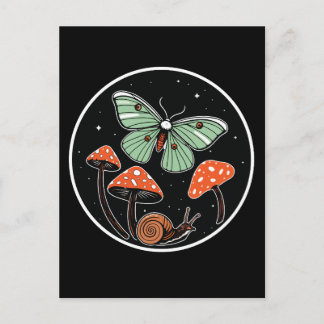 Cartão Postal Mystical Moth with Mushrooms and Snail