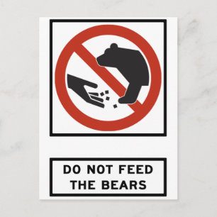 Cartão Postal Não Alimente o sinal de estrada dos ursos