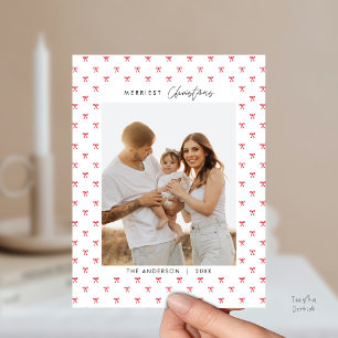 Cartão Postal Natal Moderno com Arco Vermelho e Foto da Família