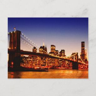 Cartão Postal New York cityscape with bridge over river