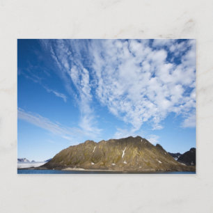 Cartão Postal Noruega, Svalbard, Nuvens sobre penhascos íngremes