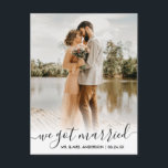 Cartão Postal Nos Casamos Com A Sobreposição De Script Moderno D<br><div class="desc">Cartaz De Anúncio De Casamento Fotográfico De Casamento Foto De Casamento Moderno</div>