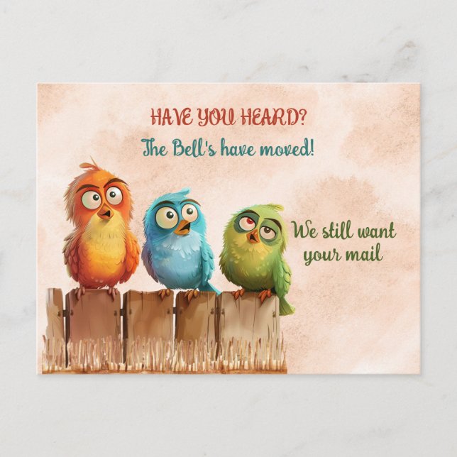 Cartão Postal Nós Movemos Pássaros Engraçados na Cerca (Frente)