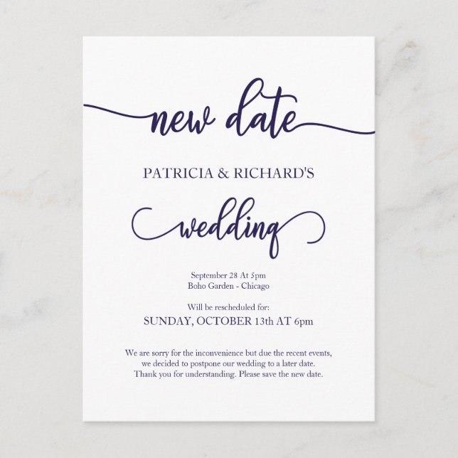 Cartão Postal Novo Casamento Adiado Data Azul-Marinho Script (Frente)