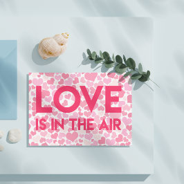 Cartão Postal O AMOR ESTÁ NO AR - Corações Rosa - Cartão-Postal