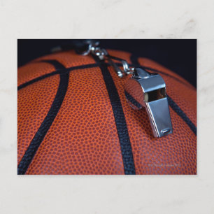 Cartão Postal O apito de um árbitro está sobre um