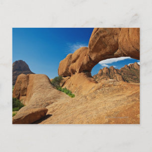Cartão Postal o arco em Spitzkoppe ou Spitzkuppe, arid