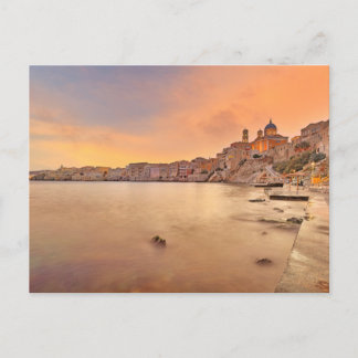 Cartão Postal O pôr do sol em Agios Nikolaos na ilha de Syros
