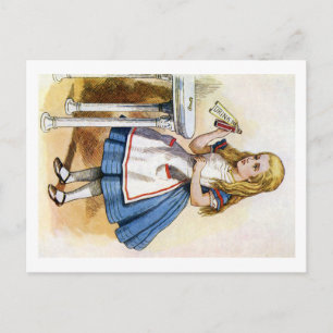 CARTÃO POSTAL O RÓTULO NA GARRAFA DIZIA BEBA-ME ENTÃO ALICE BEBE