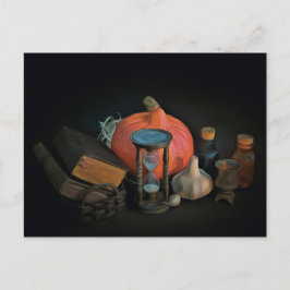 Cartão Postal Objetos de bruxaria numa mesa num quarto escuro