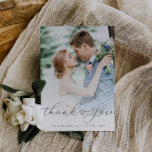 Cartão Postal obrigado de fotos de casamento do coração da tipog<br><div class="desc">um design de texto branco elegante,  mas simples,  com a letra moderna da mão e uma bela fotografia,  a imagem e o texto podem ser personalizados.</div>