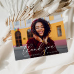Cartão Postal obrigado moderno de escrita branca você gradua<br><div class="desc">fotografia personalizada moderna do formando com texto de letra de script branco. Sinta-se livre para mudar a imagem e o obrigado que você envia no verso.</div>