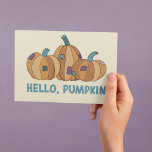 Cartão Postal Olá, Pumpkin Vazio Fall Autumn Pumpkins<br><div class="desc">Este cartão postal bonito é perfeito para enviar saudações de outono ou outono. Apresenta ilustrações de 3 abóboras de retalhos e o slogan "HELLO,  PUMPKIN" na frente. A parte traseira deste cartão é vazio para que você possa escrever sua própria mensagem.</div>