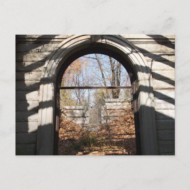 Cartão Postal Olhando através da Ruína (Frente)