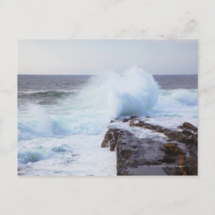Cartão Postal Onda do Oceano Atlântico Desabando na Costa do Mai