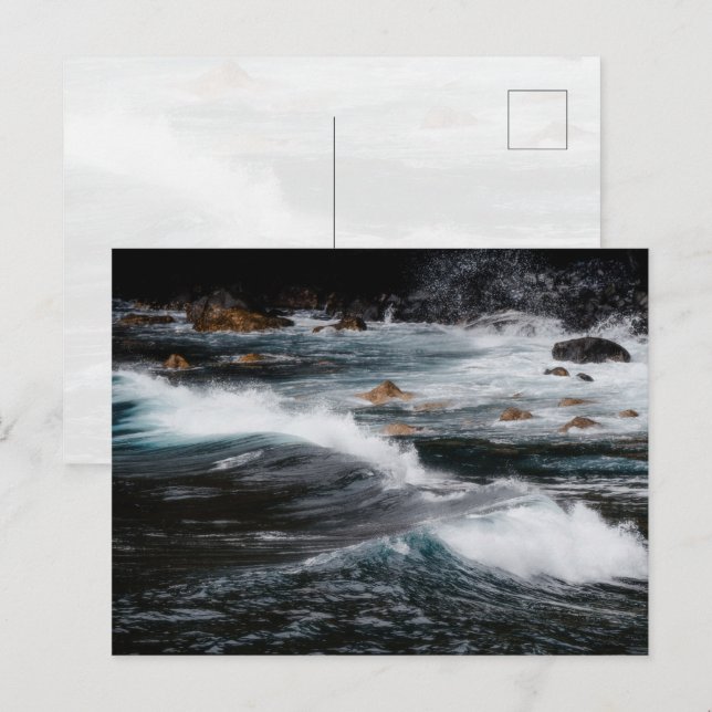 Cartão Postal Ondas do oceano mal-humoradas, foto artística (Frente/Verso)