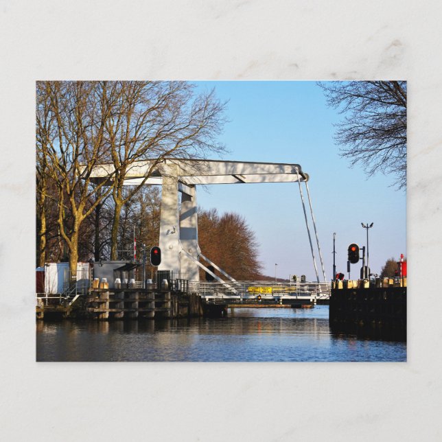 Cartão Postal Ophaalbrug over gracht in Nederland. (Frente)