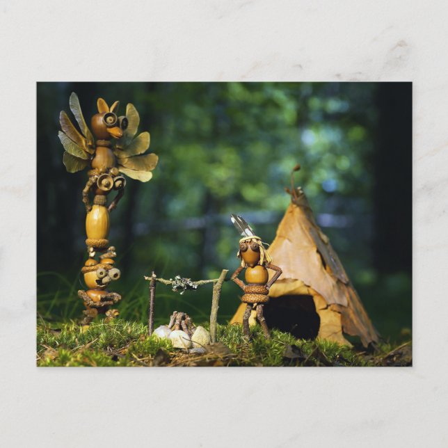 Cartão Postal Os elfos da bolota estão brincando de índio. Acamp (Frente)