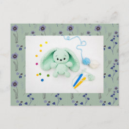 Cartão Postal Padrão Floral e Coelhinho Crochet