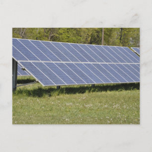 Cartão Postal painéis solares montados no solo