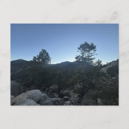Cartão Postal Paisagem da Montanha Rochosa ao Crepúsculo