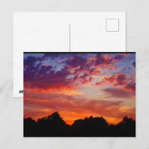 Cartão Postal Paisagem do Pôr do Sol Roxo