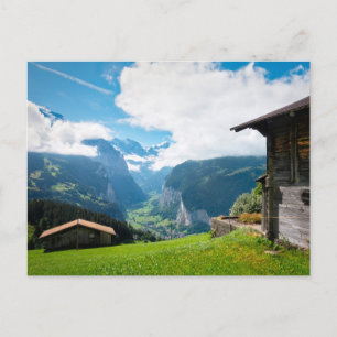 Cartão Postal Paisagem no vale de Lauterbrunnen na Suiça