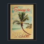 Cartão Postal Palmareira de Santiago de Cuba Viagem Antiga<br><div class="desc">Uma impressão de arte de Santiago de Cuba exclusivamente retrô e moderno de meados do século,  no estilo de pôster de viagem antigo. Apresenta uma palmeira curva numa praia arenosa com oceano sob um céu azul nublado.</div>