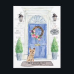 Cartão postal para o lançamento do Yorkshire Terri<br><div class="desc">Anuncie seu novo discurso com nosso anúncio de na moda com um Yorkshire Terrier,  porta azul,  tapete de boas-vindas,  tabuleiro,  topiários e uma coroa floral em um fundo de tijolo de cinza.</div>
