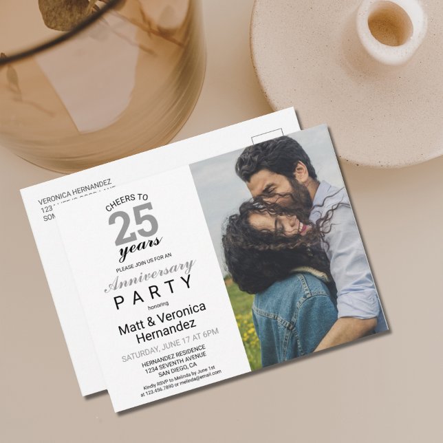 Cartão Postal Parabéns por 25 Anos Aniversário de Prata 25º Conv (MODERN CHEERS TO 25 YEARS WEDDING ANNIVERSARY PARTY INVITATION POSTCARD WITH PHOTO)