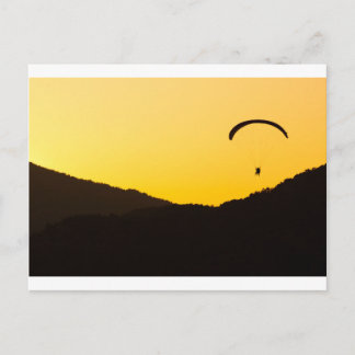 Cartão Postal parapente ao pôr do sol