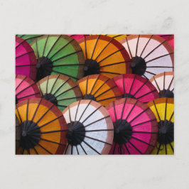 Cartão Postal Parapluies multicolores : marché de Luang Prabang