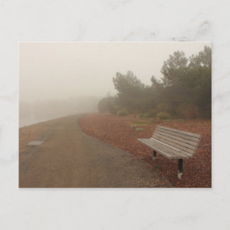Cartão Postal Park Bench no Cartão-postal Fog