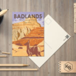 Cartão Postal Parque Nacional Badlands South Dakota Vintage<br><div class="desc">Vetor trabalho de arte de Badlands. As paisagens dramáticas do parque abrangem formações rochosas em camadas,  canyões íngremes e torres. Bison,  ovelhas-de-guerra e cães-pradarias habitam os seus prados em expansão.</div>