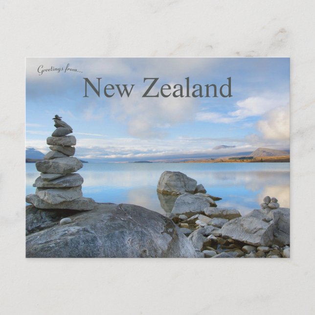 Cartão Postal Pedras Empilhadas no Lago Tekapo Nova Zelândia (Frente)